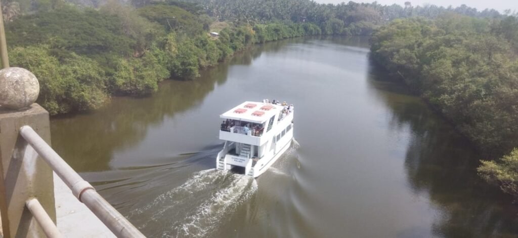 Yacht party in Goa