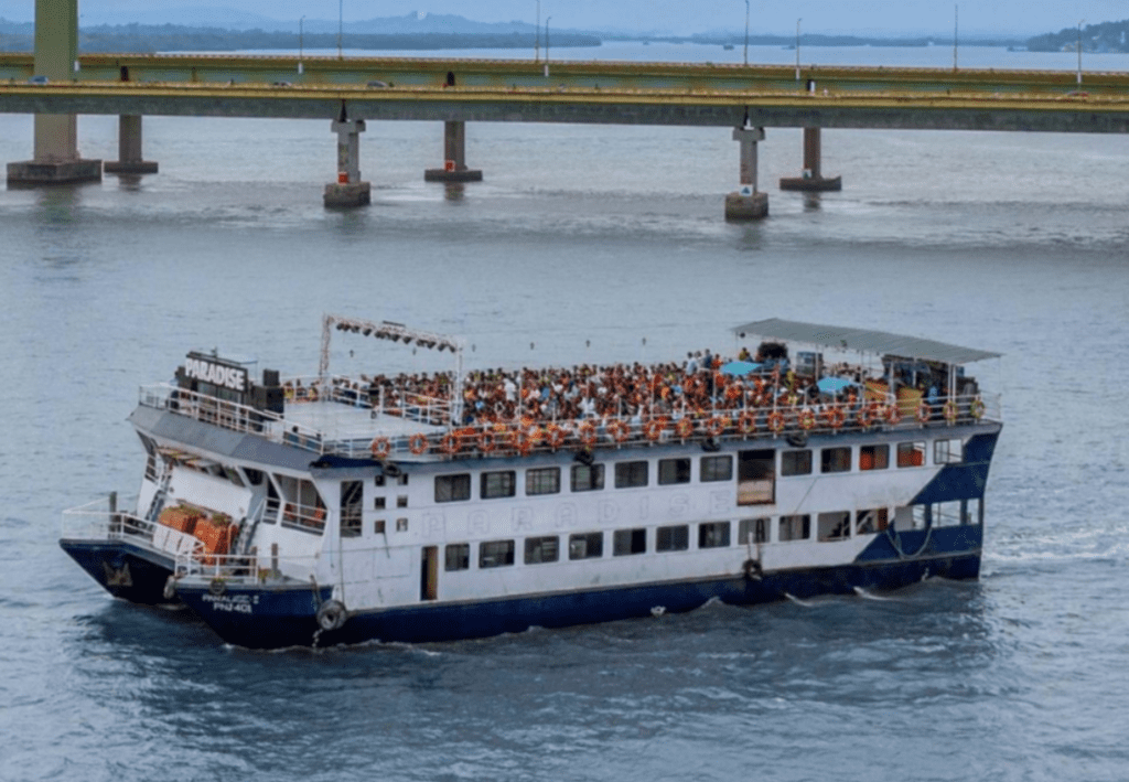Paradise Dinner Cruise 1